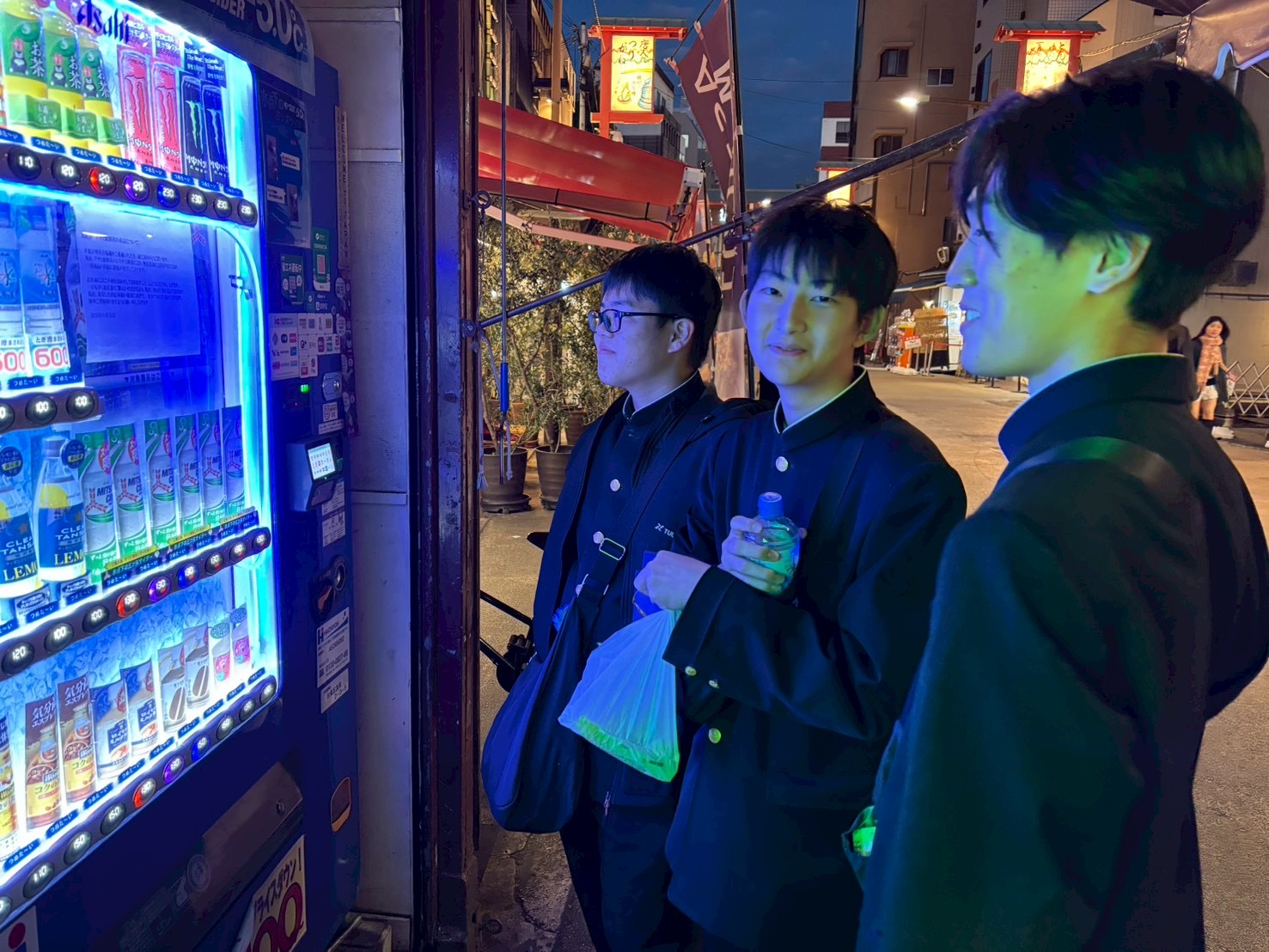 1A953896-B74B-4D37-B3F9-239652494665