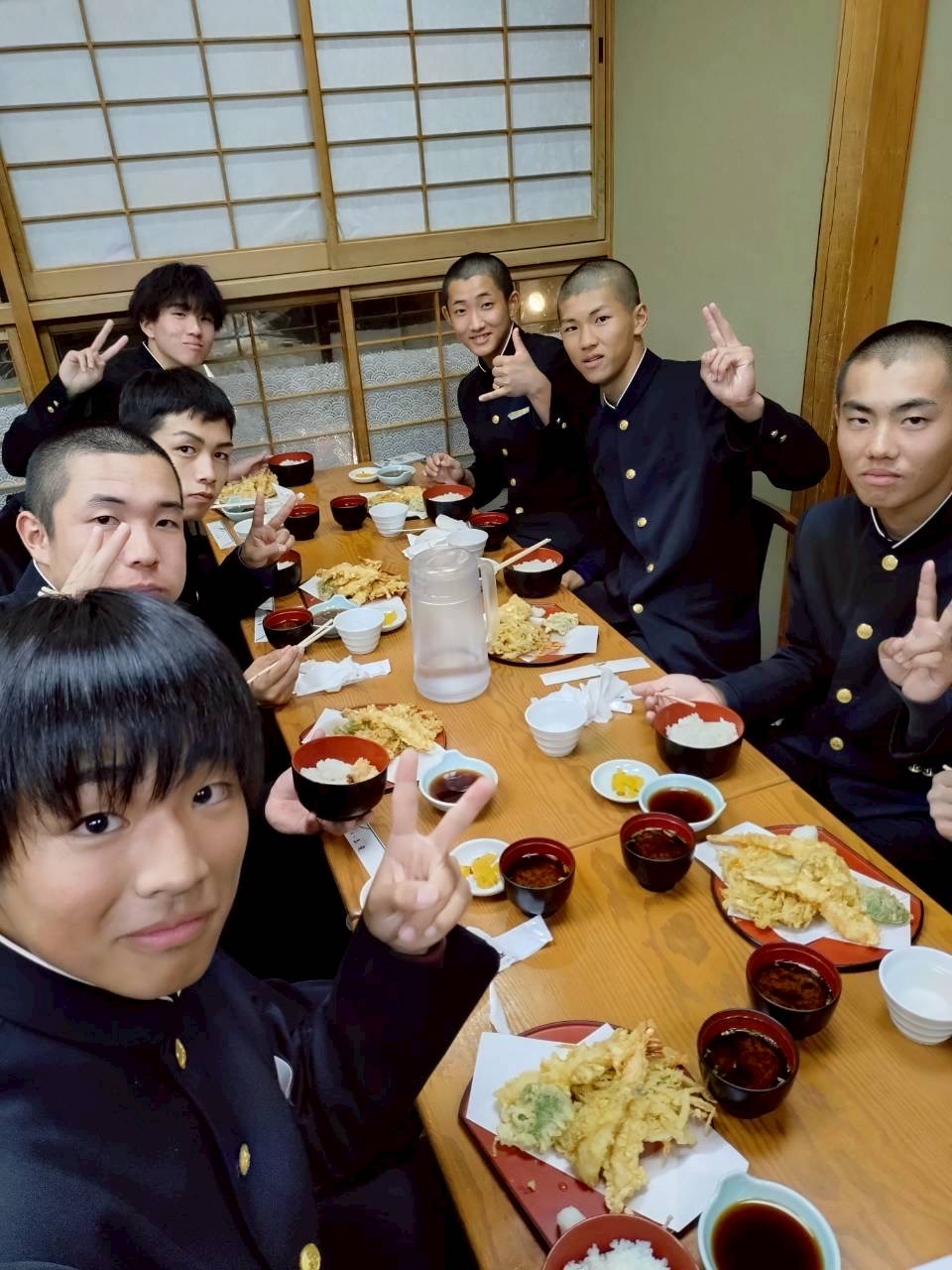 ECD1C890-6E8D-4915-A527-7CDE9B10B26C