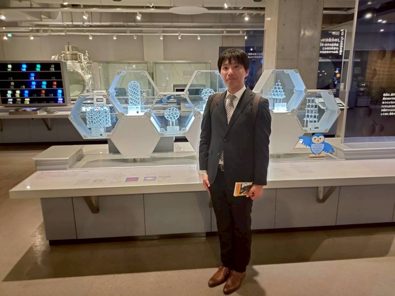 DED48A91-05F4-4F41-A14F-93408654EBDA