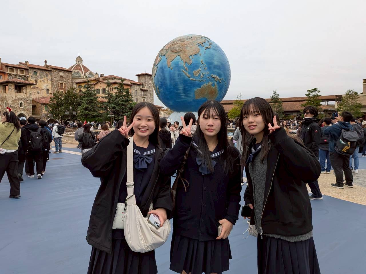 6AABA526-7E5F-443F-9BA0-FCC2A27EC700