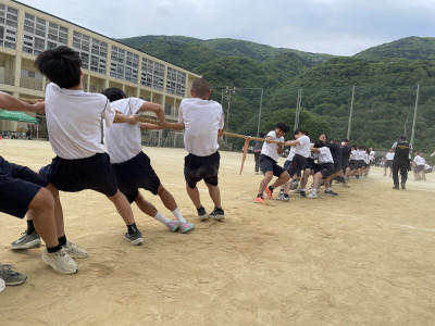 綱引き